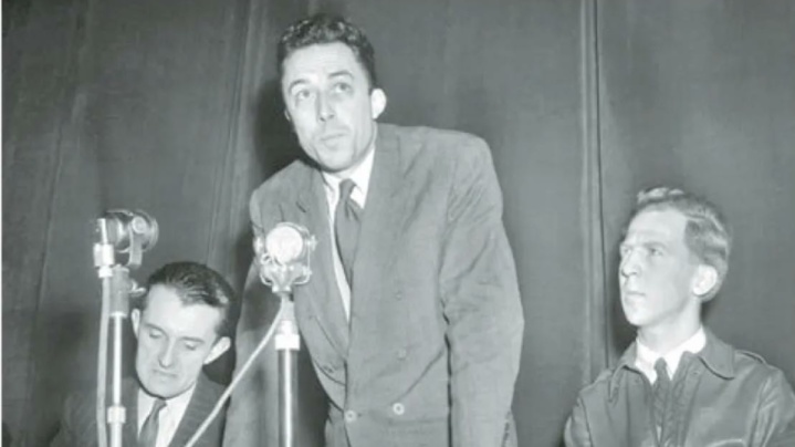 نویسنده‌ای که پرونده‌اش همواره باز است