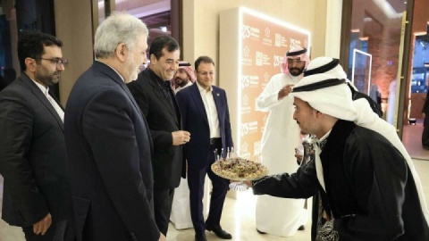 فیلم/ نگاهی به دیدار وزرای ورزش ایران و عربستان و ضیافت شام «ریاض»