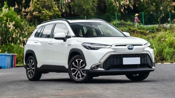 تویوتا فرانتلندرهیبرید کراس‌اوور شهری با مصرف بهینه