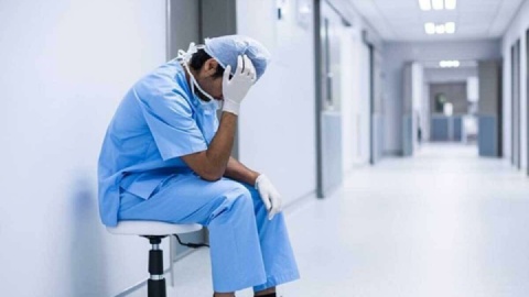 راهکارهای کاهش اضطراب و بهبود تاب‌آوری در رزیدنت‌ها