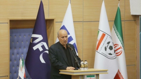 فیلم / مهدی تاج: آمریکا در جدیدترین وضعیت اعلام کرده به افسر امنیتی ما نمی‌تواند ویزا بدهد ولی فدراسیون نامه زده و گفته است باید برای تمام نفرات ویزا صادر شود