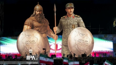 گزارش تصویری/ رونمایی از مجسمه «زانو زنندگان برابر ایران»