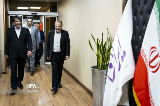 بازدید استاندار کرمان از روزنامه ایران