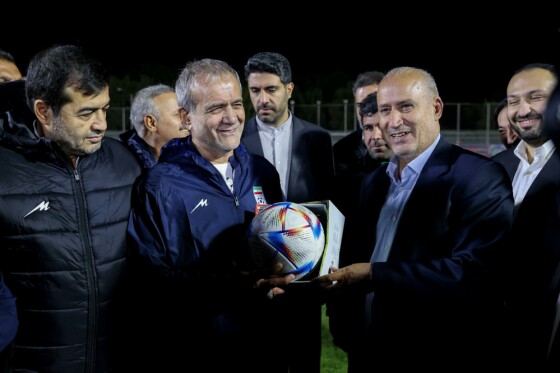 دیدار با بازیکنان و کادر فنی تیم ملی فوتبال