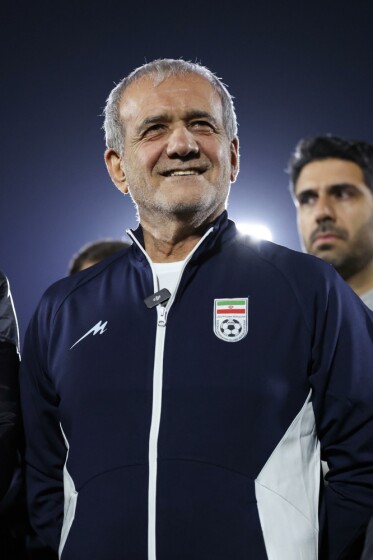 دیدار با بازیکنان و کادر فنی تیم ملی فوتبال