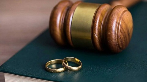 طلاق صوری، زندگی الکی