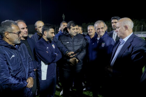 دیدار با بازیکنان و کادر فنی تیم ملی فوتبال