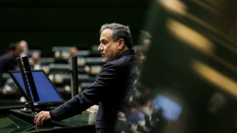 فیلم / سخنرانی عراقچی در صحن عمومی مجلس