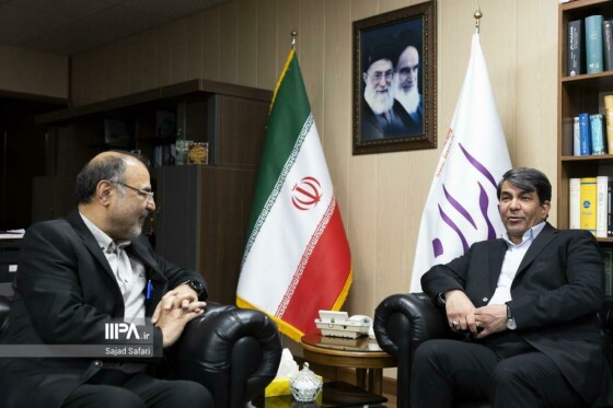 بازدید استاندار کرمان از روزنامه ایران