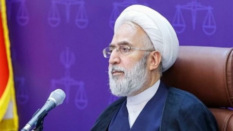 هیچ قاضی حق ندارد بدون دلایل قانونی، شخصی را احضار یا از آزادی محروم کند