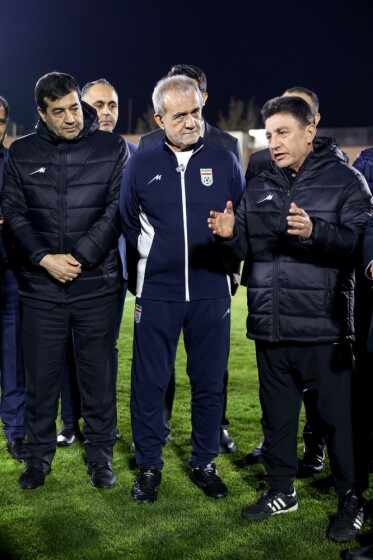 دیدار با بازیکنان و کادر فنی تیم ملی فوتبال