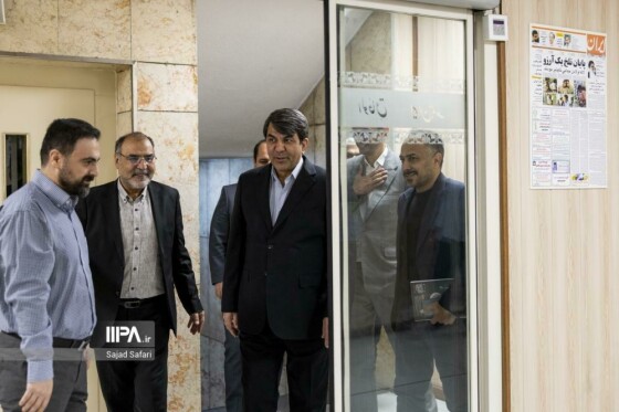 بازدید استاندار کرمان از روزنامه ایران