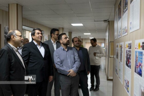 بازدید استاندار کرمان از روزنامه ایران