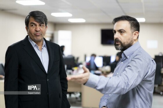 بازدید استاندار کرمان از روزنامه ایران