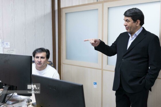 بازدید استاندار کرمان از روزنامه ایران