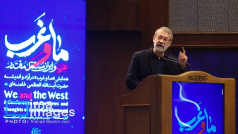 گزارش تصویری/ اختتامیه ”همایش ما و غرب در آراء و اندیشه‌های حضرت آیت الله العظمی خامنه‌ای”