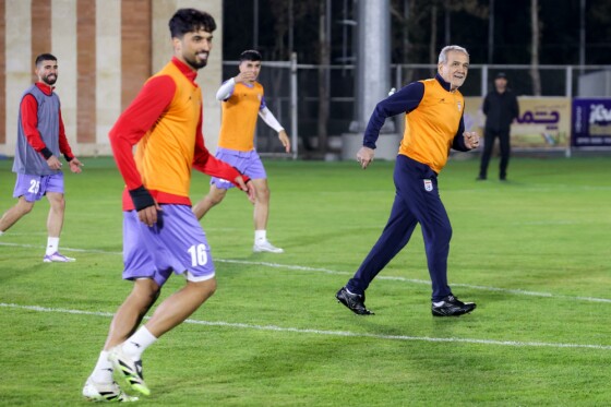 دیدار با بازیکنان و کادر فنی تیم ملی فوتبال