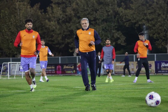 دیدار با بازیکنان و کادر فنی تیم ملی فوتبال