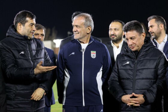 دیدار با بازیکنان و کادر فنی تیم ملی فوتبال