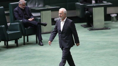 فیلم/وزیر کشور در صحن مجلس: ۵۰ هزار دوربین روی لباس تامین و برای استفاده پلیس تحویل شده است