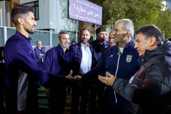 دیدار با بازیکنان و کادر فنی تیم ملی فوتبال