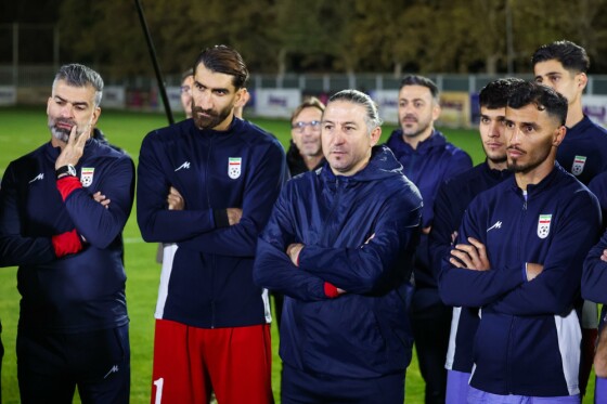 دیدار با بازیکنان و کادر فنی تیم ملی فوتبال