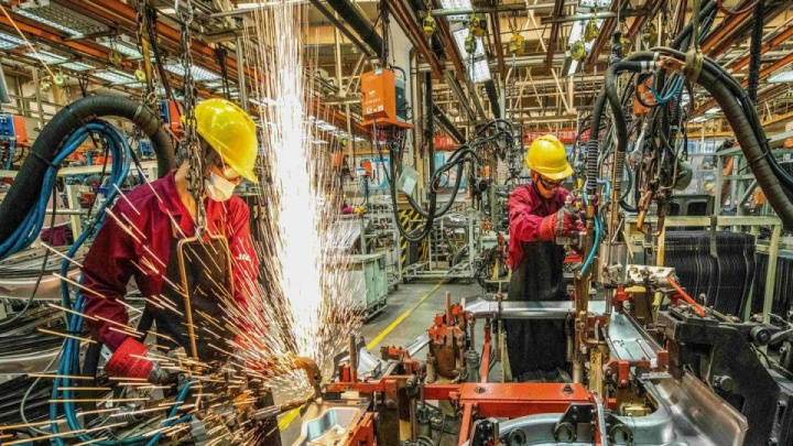 رونق صنعت در آغاز پاییز