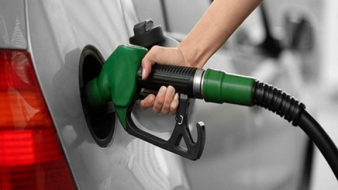 دولت تصمیمی برای افزایش قیمت بنزین ندارد