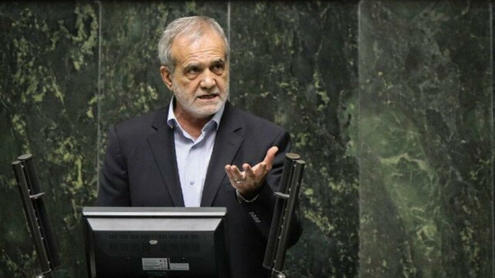 مجلس در تصویب بودجه‌ به فکر معیشت جامعه باشد/حق نداریم برای مردم قیافه بگیریم/هرکس نمی‌خواهد خدمت کند از دولت برود