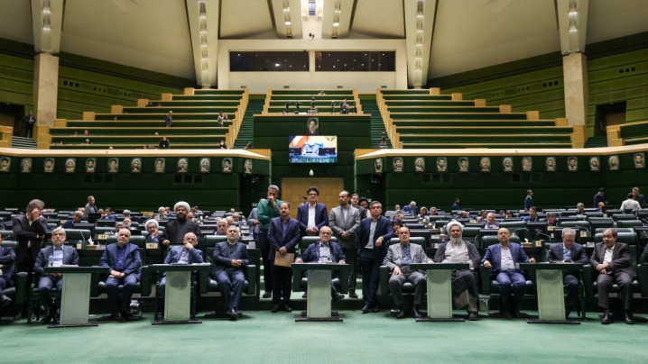 دعوت به بازی در زمین واقعیت