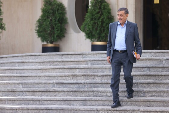 اعضای هیأت دولت در جمع خبرنگاران