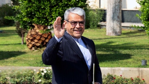 دبیر هیأت دولت: بنزین با قیمتی نزدیک به نرخ واردات عرضه خواهد شد