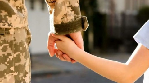 فیلم / کدام پدرها مشمول معافیت از سربازی هستند؟