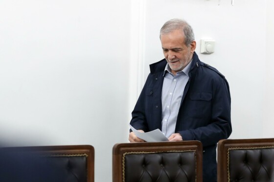 جلسه بررسی برنامه‌های افزایش تولید و رفع ناترازی‌ها در حوزه انرژی