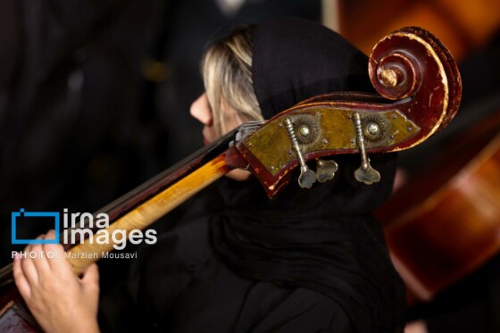 «ارکستر سمفونیک تهران به رهبری «پانیذ فریوسفی»