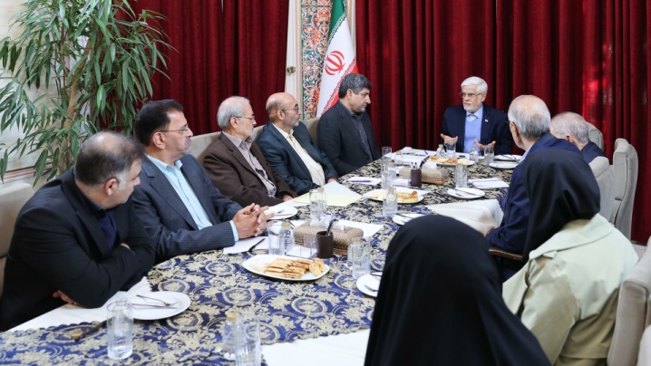 خودسوزی جوان اهوازی و خودکشی یک روزنامه‌نگار پیام و سیگنالی جدی برای جامعه و حاکمیت است