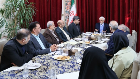 خودسوزی جوان اهوازی و خودکشی یک روزنامه‌نگار پیام و سیگنالی جدی برای جامعه و حاکمیت است