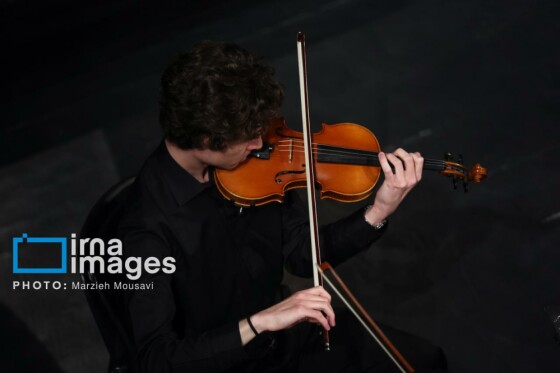 «ارکستر سمفونیک تهران به رهبری «پانیذ فریوسفی»