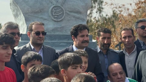 رونمایی از تندیس قهرمان و اسطوره پارالمپیکی وزنه‌برداری جهان و ایران، سیامند رحمان