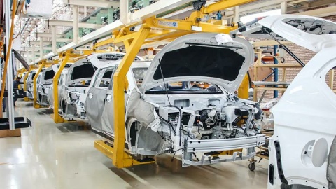 چرا خودروسازان قیمت‌ها را بالا بردند؟