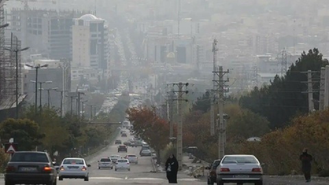 هشدار ادامه آلودگی هوا در کلان‌شهرها / احتمال رگبار، باد و گرد و خاک در غرب کشور