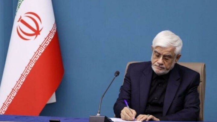 معاون اول رئیس‌جمهور درگذشت خواهر محمود احمدی نژاد را تسلیت گفت