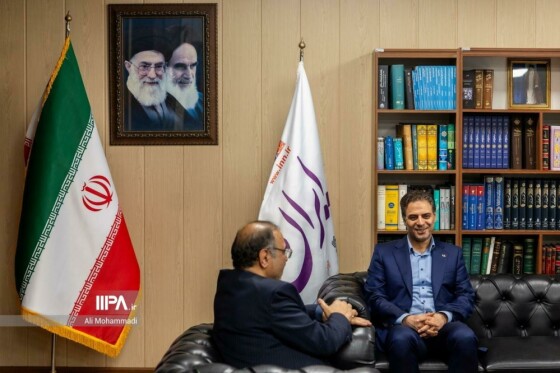 بازدید مدیرعامل شرکت مخابرات از روزنامه ایران