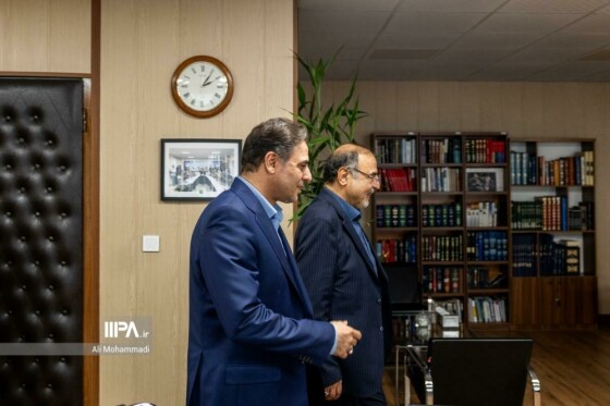 بازدید مدیرعامل شرکت مخابرات از روزنامه ایران