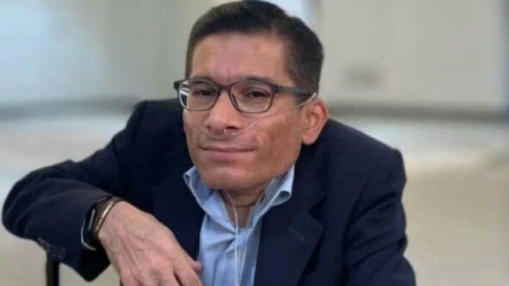 عباس اقلامی به دلیل بیماری تنفسی درگذشت