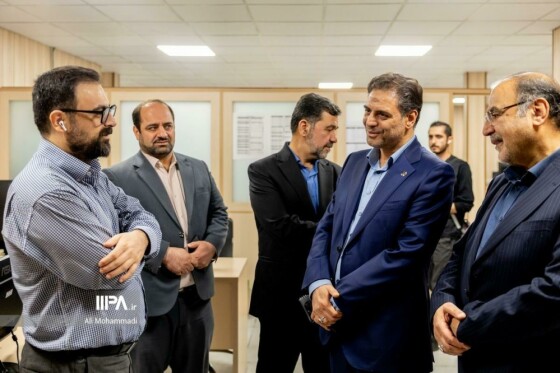 بازدید مدیرعامل شرکت مخابرات از روزنامه ایران