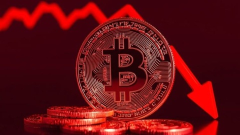 خروج ۹۰۰ میلیون دلار سرمایه از بازار بیت‌کوین