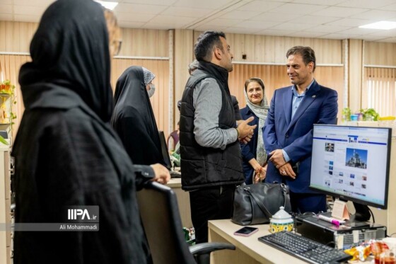 بازدید مدیرعامل شرکت مخابرات از روزنامه ایران