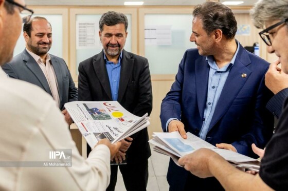 بازدید مدیرعامل شرکت مخابرات از روزنامه ایران