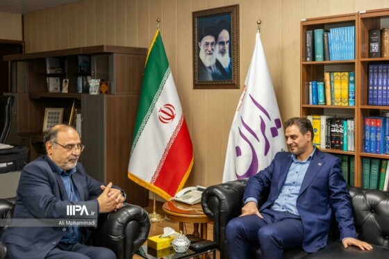 بازدید مدیرعامل شرکت مخابرات از روزنامه ایران